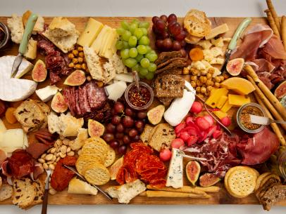 How to Make a Charcuterie Board